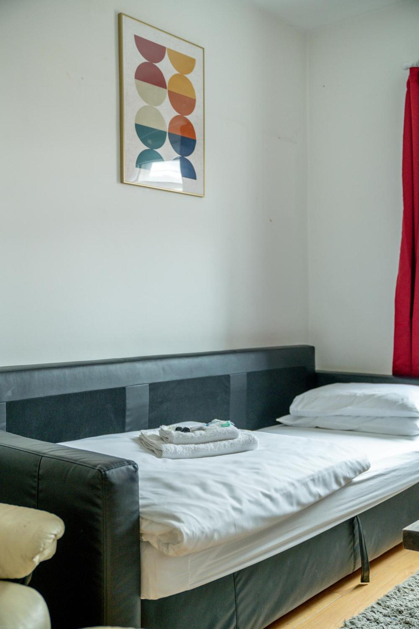 Carnaby & Oxford Street - Central Soho - One Bedroom - Double Bed & Sofabed Лондон Экстерьер фото