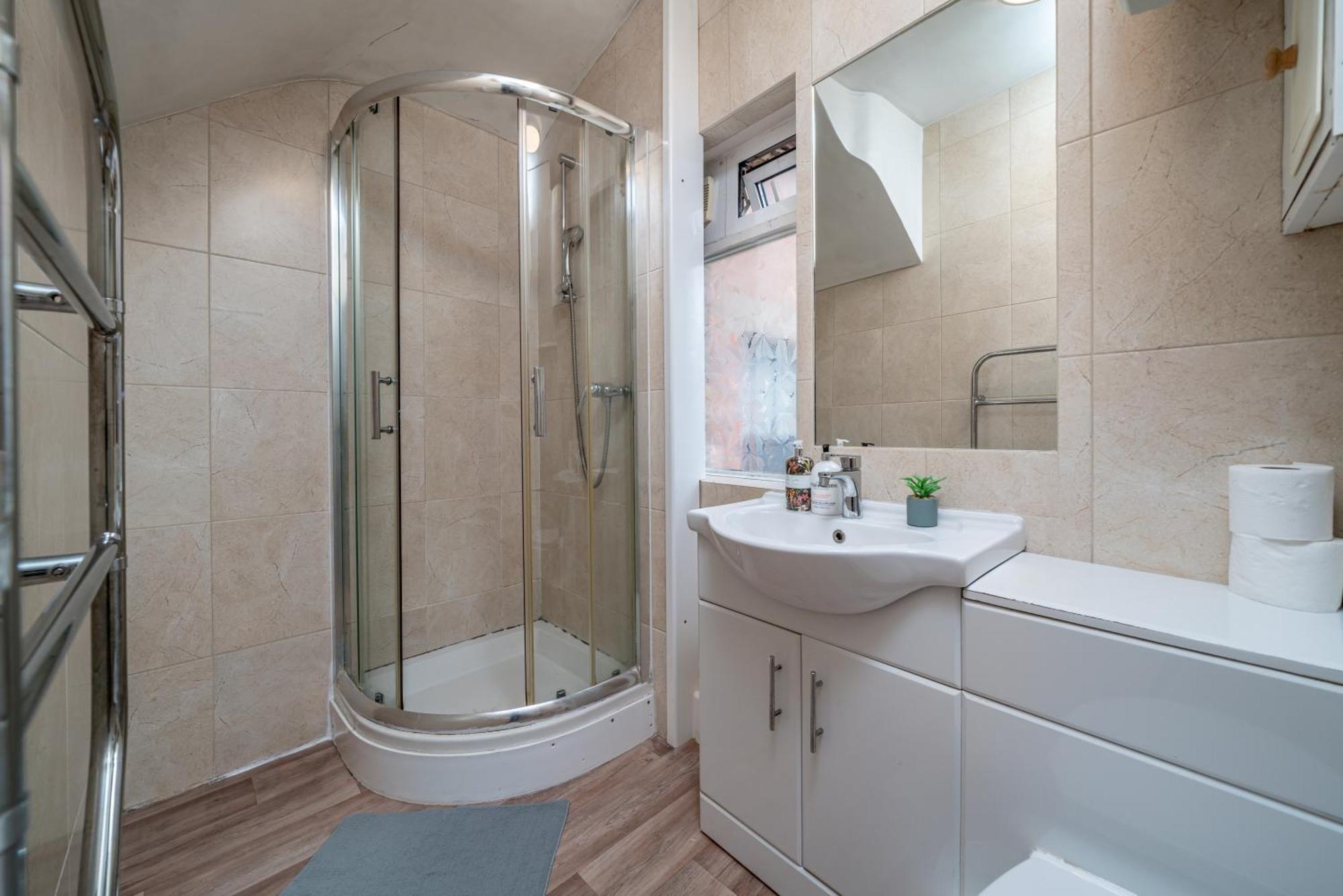 Carnaby & Oxford Street - Central Soho - One Bedroom - Double Bed & Sofabed Лондон Экстерьер фото