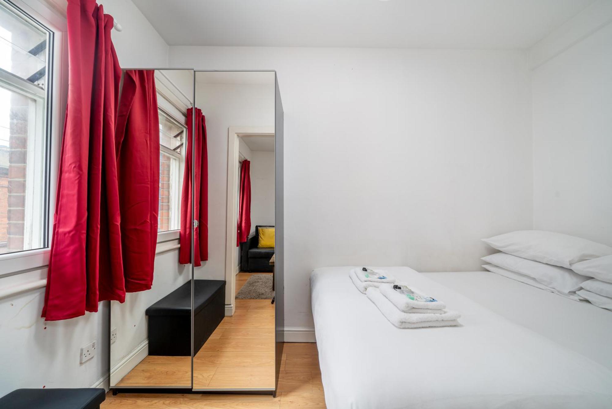 Carnaby & Oxford Street - Central Soho - One Bedroom - Double Bed & Sofabed Лондон Экстерьер фото