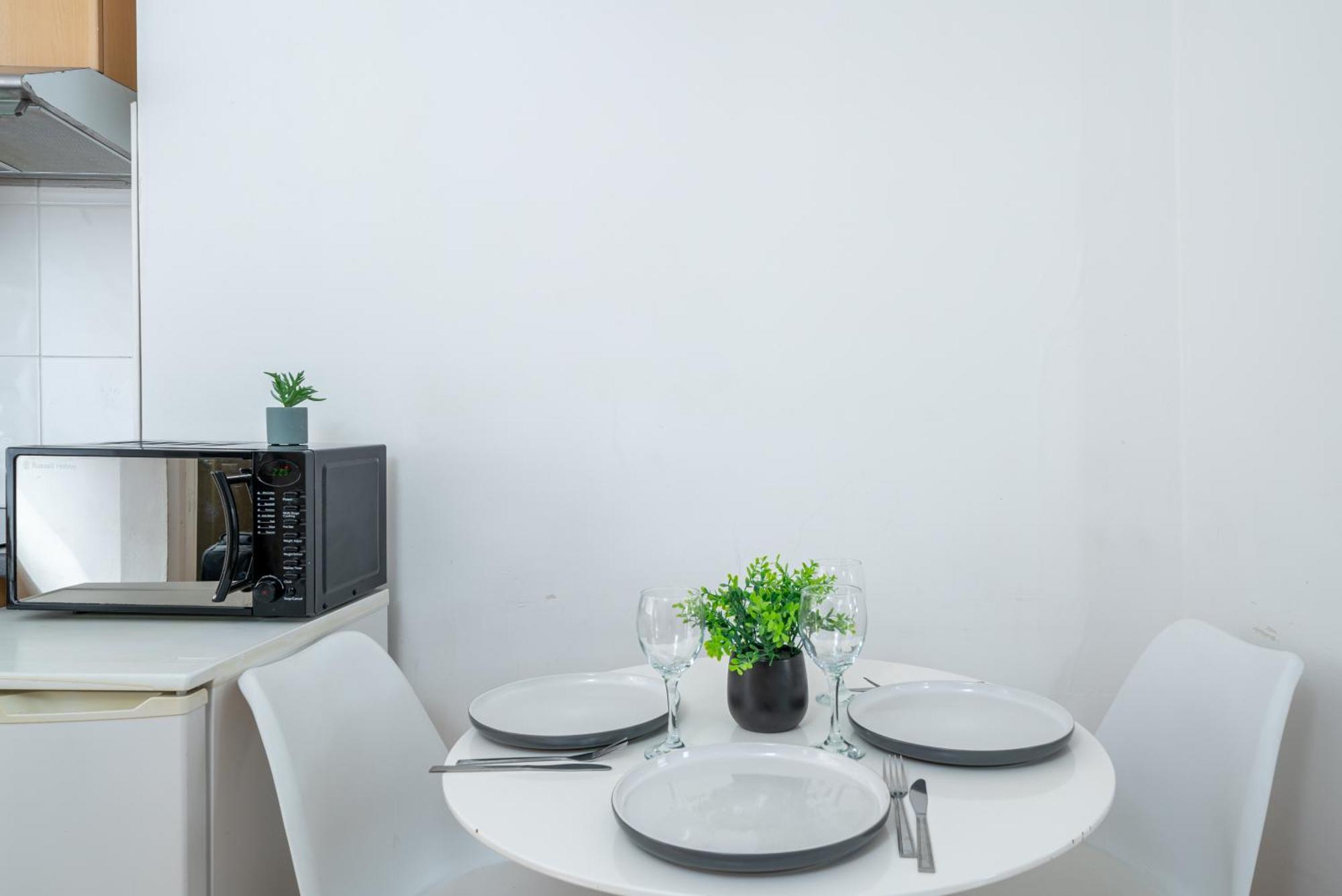 Carnaby & Oxford Street - Central Soho - One Bedroom - Double Bed & Sofabed Лондон Экстерьер фото